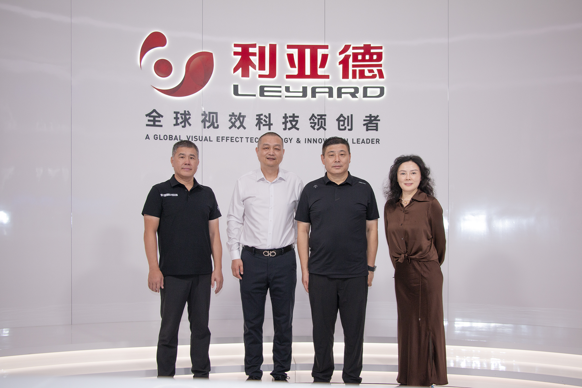 重庆千里科技股份有限公司周宗成总裁等向导一行莅临太阳集团tyc539南方总部考察交流