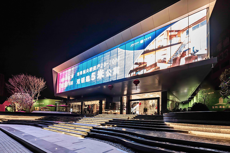 户外LED透明屏价钱是怎样的，，，业内人士告诉你